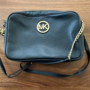 Michael Kors Chain Strap Should Bag/Purse